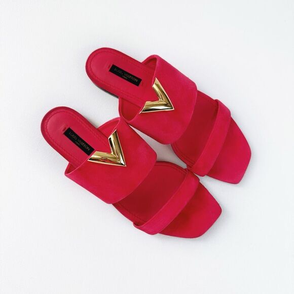 LOUIS VUITTON Pink Bayfront Slide Sandals 39 US 8.5 Gold Logo Suede Flat Mules - Picture 2 of 12
